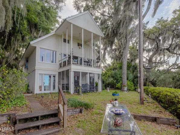 2427 Pigeon Point Rd, Beaufort, SC 29902
