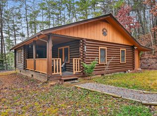 1209 Honeysuckle Ln, Sevierville, TN 37876