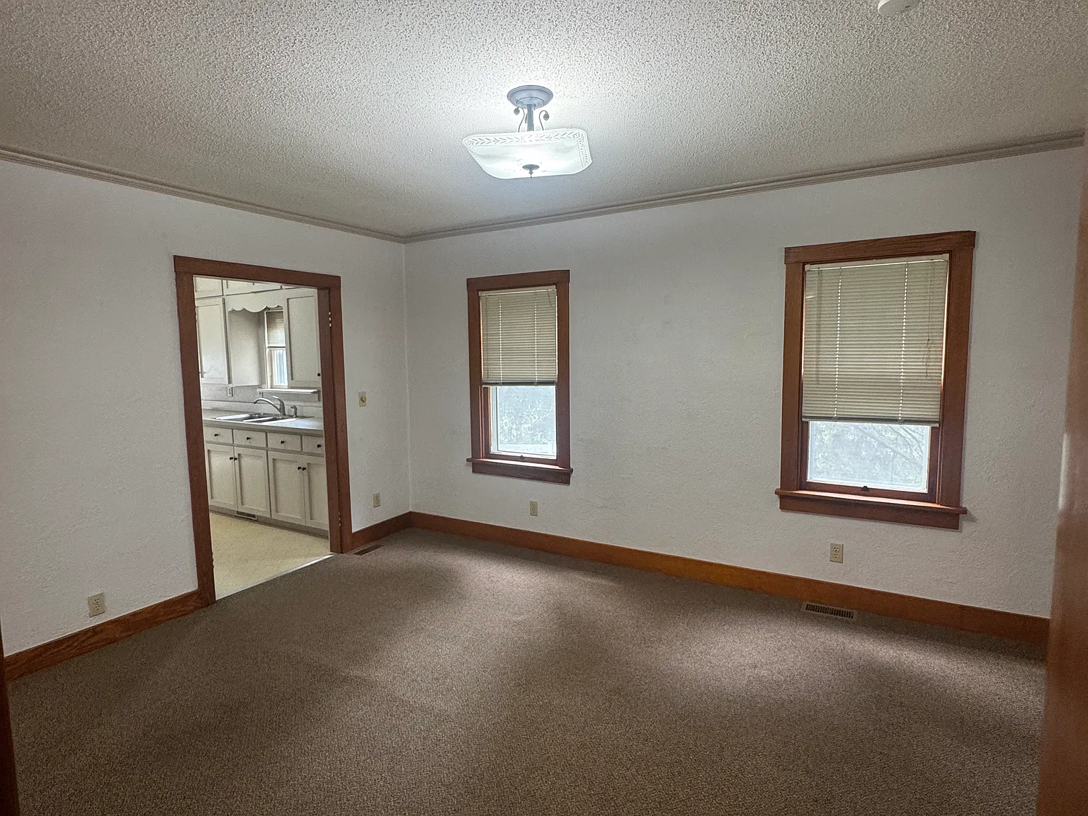 536 Olive St — Photo 3