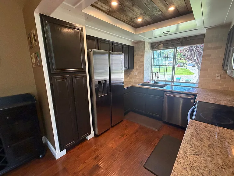 2461 Bay Hill Cir — Photo 11