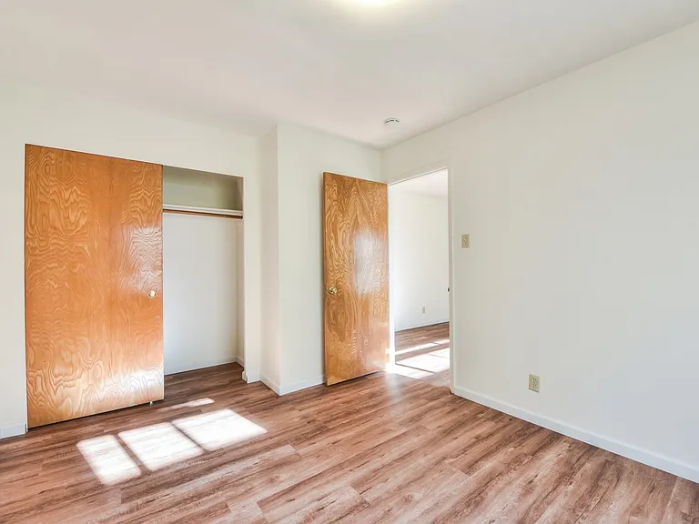 32nd Ave 326 — Photo 9