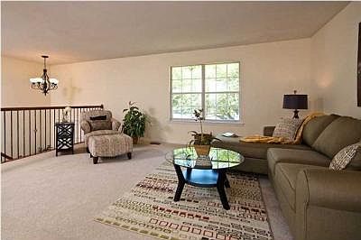 3rd image of 3633 Glen Oaks Dr