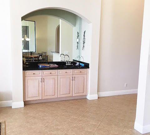 5th image of 10522 Versailles Blvd