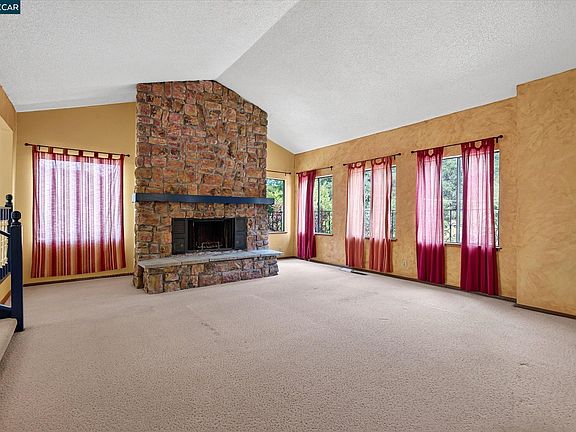 5th image of 674 Pinon Ave