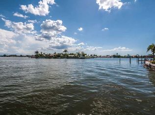 537 Harbor Dr N, Indian Rocks Beach, FL 33785