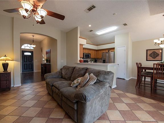 3rd image of 908 Winston Dr