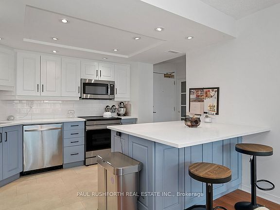4th image of 160 George St #903