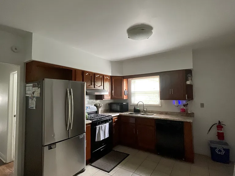 118 Tappan St #1 — Photo 4
