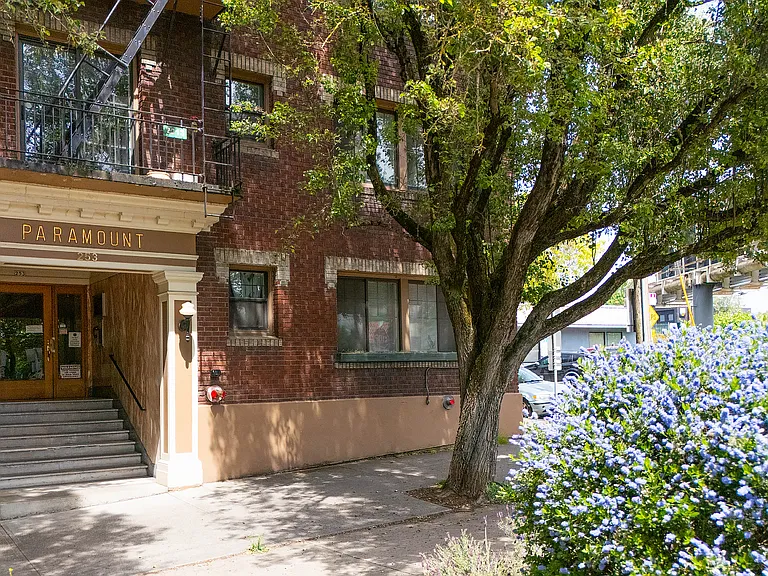 Historic Paramount Apartments — Photo 68