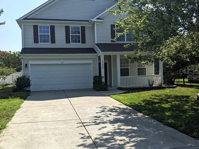 13622 Stringfellow Ln — Photo 1
