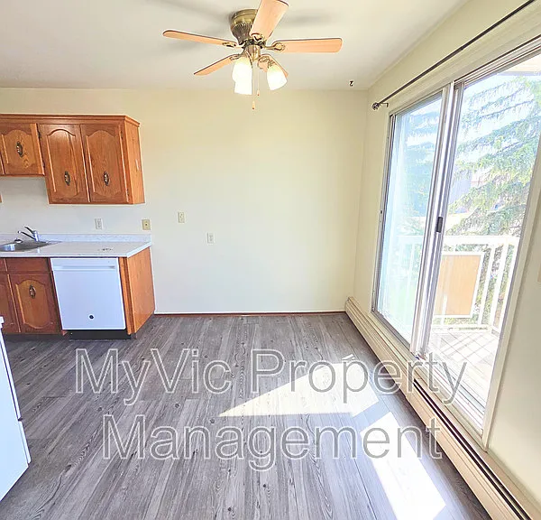 4804 46th Ave — Photo 7