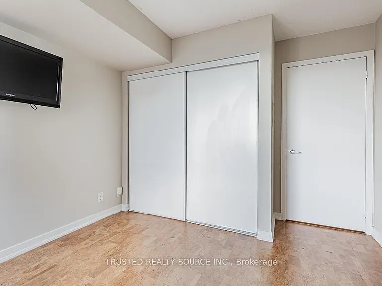 38 Lee Centre Dr #906 — Photo 17