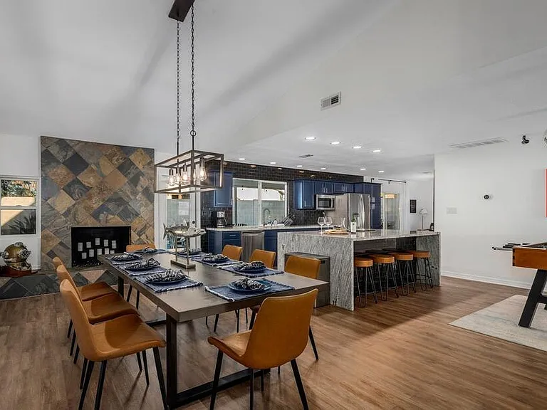 4526 E Paradise Ln — Photo 20
