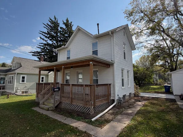 1620 25th Ave, Moline, IL 61265