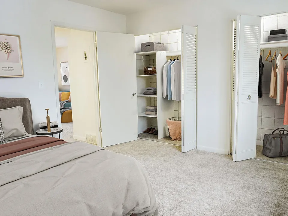 Park Place - Reach-in Closets