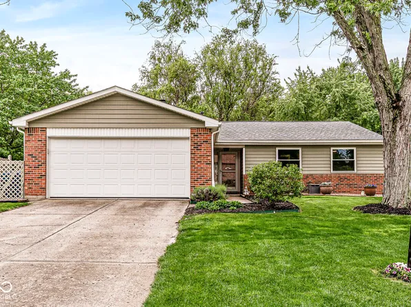 611 Sunblest Blvd S, Fishers, IN 46038