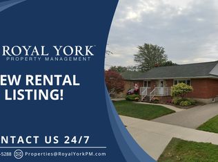 393 Dumfries Ave #2, Kitchener, ON N2H2E9