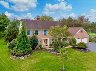 5522 Holiday Dr, Allentown, PA 18104