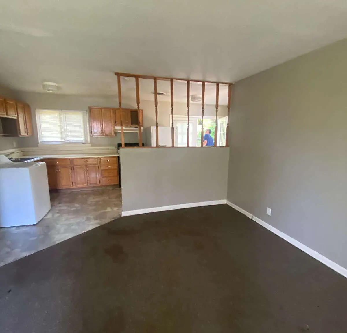 3 bed, 1.0 bath, $875 — Photo 2