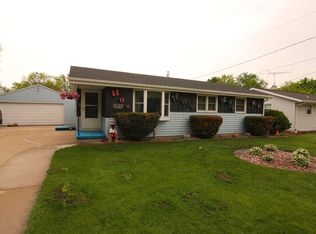 1735 Bond St, Green Bay, WI 54303