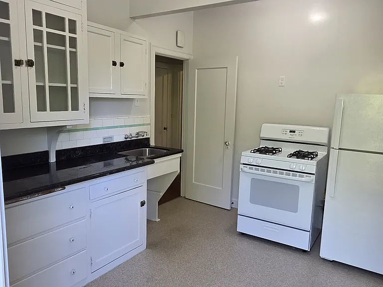 2671 Derby St #5 — Photo 10