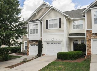 5918 Chivalry Ct, Raleigh, NC 27612