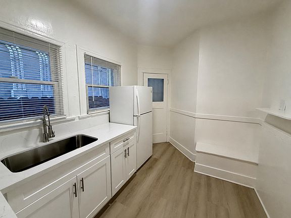 3rd image of 2106 E Bermuda St #102