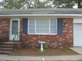 4965 Pinewood Dr, Hope Mills, NC 28348