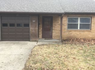 307 Kelly Ct, Champaign, IL 61821