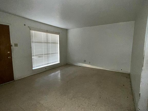 4th image of 5837 Bagdad Way