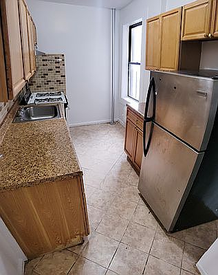 2nd image of 3050 Perry Ave APT 5C
