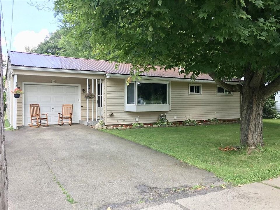 1st image of 93 E Summit St