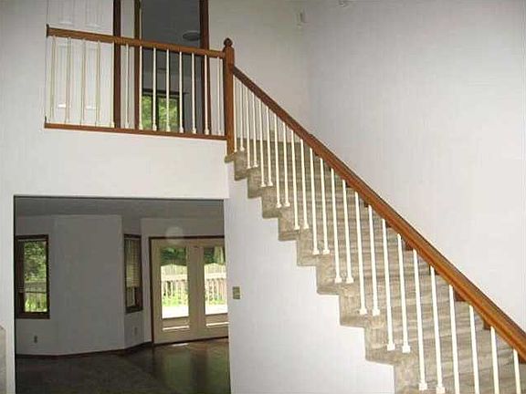 4th image of 8305 N Ravenwood Dr