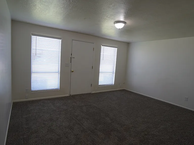 1273 E Gordon Ave — Photo 5