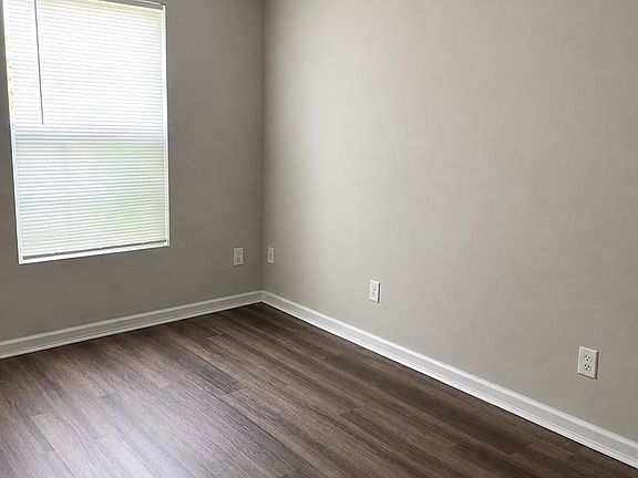 4th image of 125 2nd St