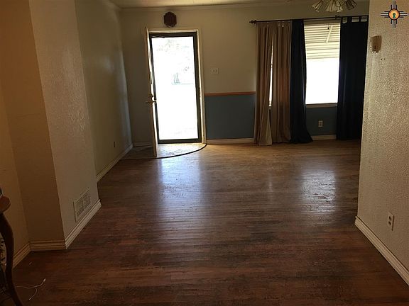 3rd image of 1118 E Llano Dr