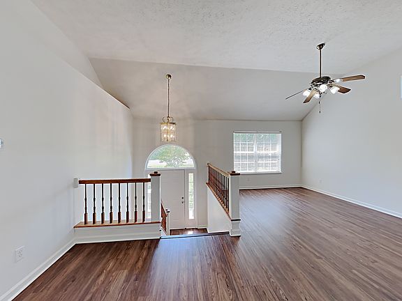 2nd image of 101 Dawn Ct