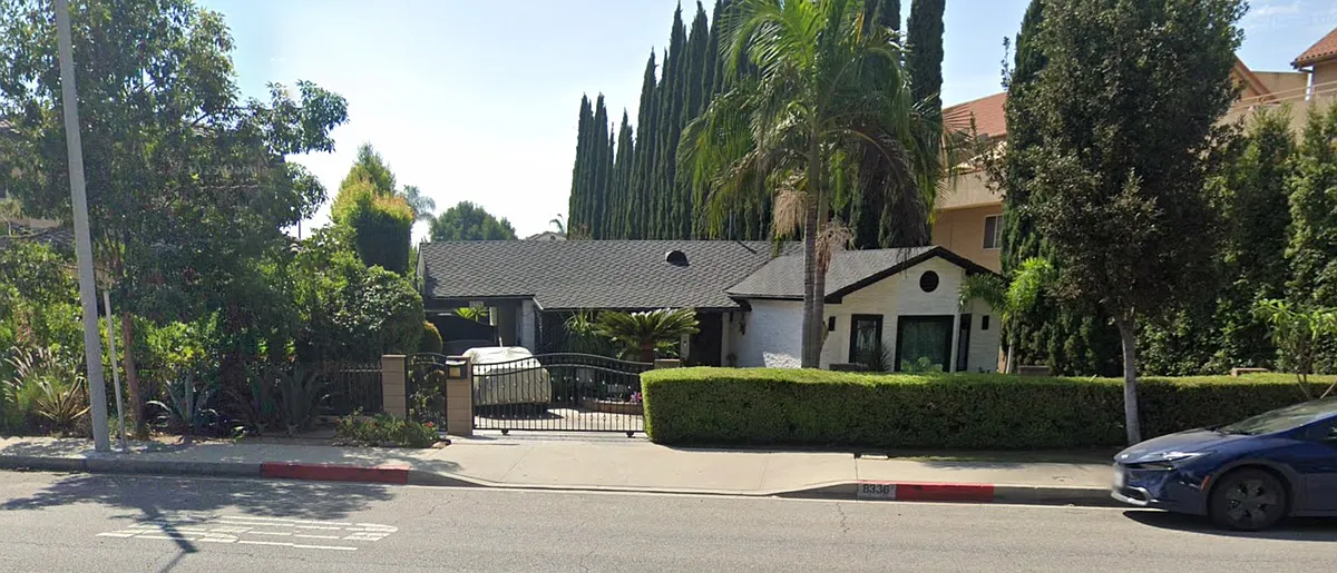 Building Photo - 8336 Mission Dr #1