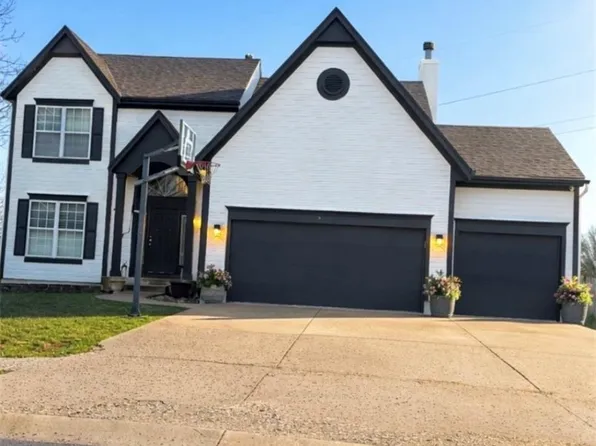 16345 S Warwick St, Olathe, KS 66062