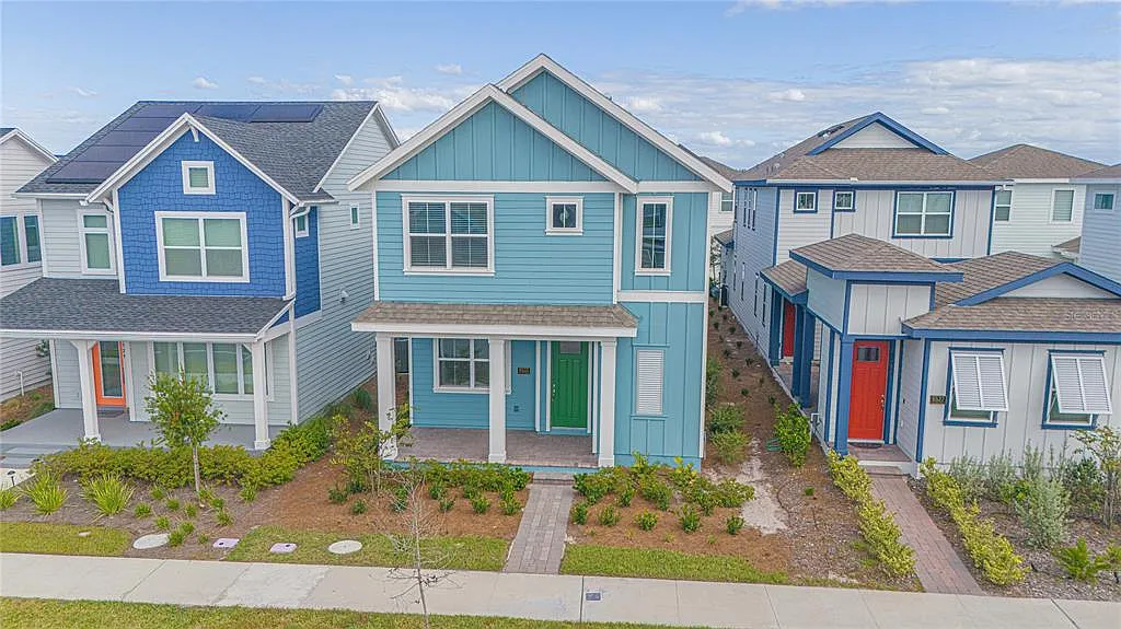 3 bed, 2.5 bath, 2410 sqft, $2,700 — Photo 3