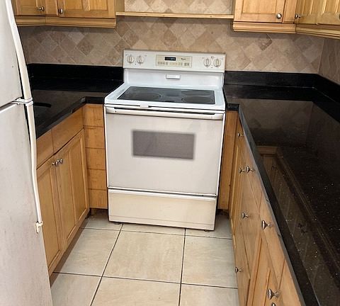5th image of 3915 S Flagler Dr APT 316