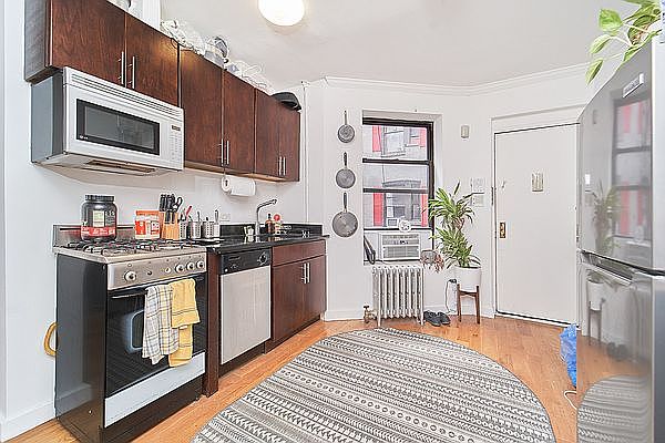 1st image of 504 E 12th St APT 3