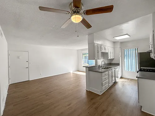 1242 Wellesley Ave #4 Photo 1