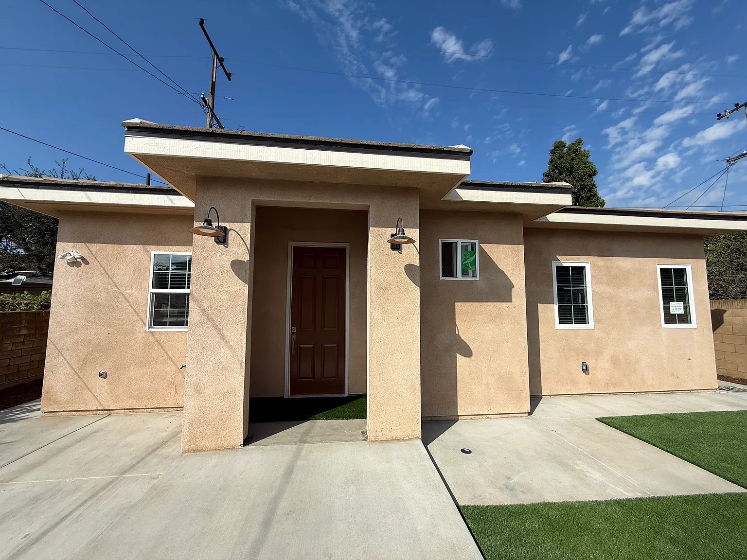 2 bed, 800 sqft, $3,100 — Photo 1