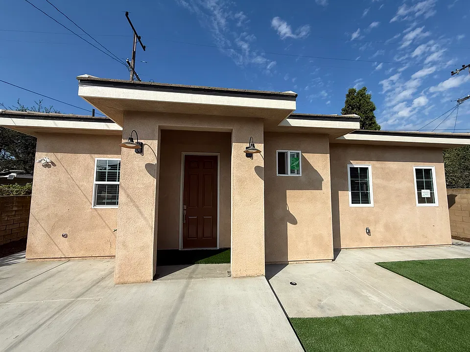 6023 Rowland Ave