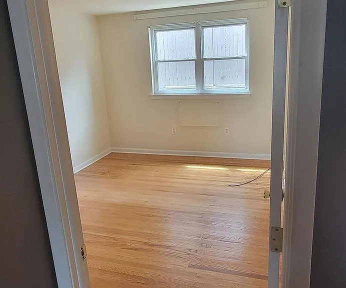 7828 Hasbrook Ave — Photo 6