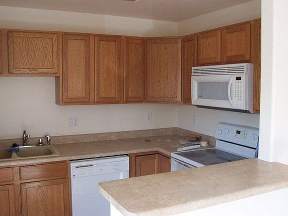2nd image of 1512 E 2nd St