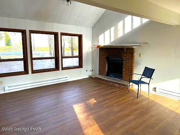 2nd image of 6225 Park Pl