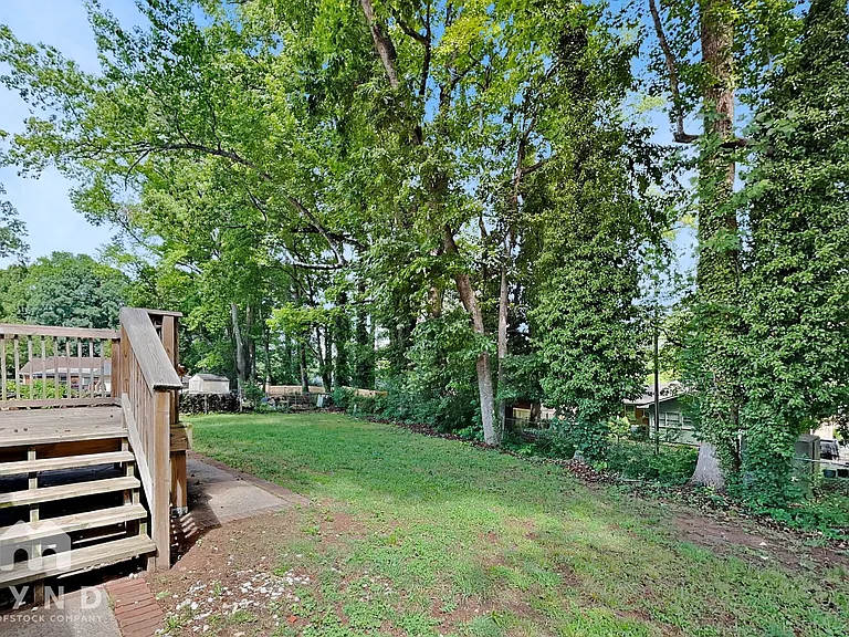6143 Castle Ct — Photo 18