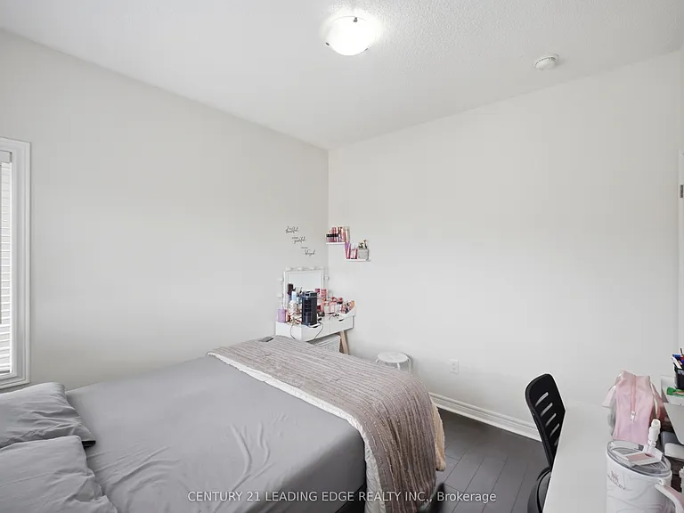24 Exhibition Cres — Photo 29